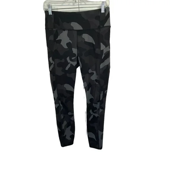 Athleta Camo Contender Leggings 7/8 Zip Pocket size S - Picture 12 of 13